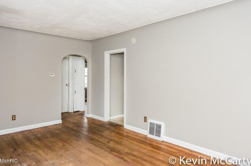 1718 Fremont Ave, Grand Rapids MI 49504-2839 exterior