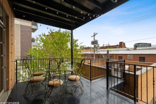 1425 Grand Ave, Chicago IL 60642-6332 exterior