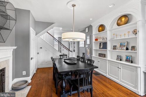 337 6th St, Philadelphia PA  19106-4138 exterior