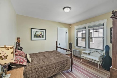 73 Gray St, Providence RI 02904-4702 exterior