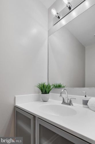 11337 Morning Gate Dr, Rockville MD  20852-3145 exterior