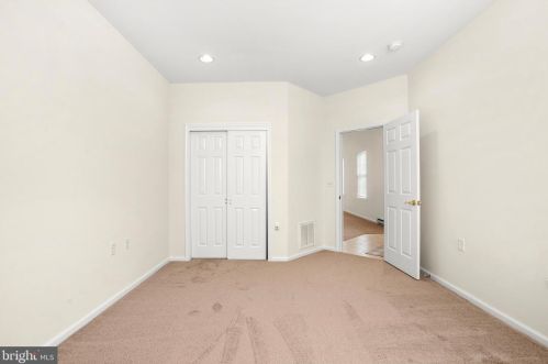 135 Burholme Dr, Trenton NJ 08691-3336 exterior