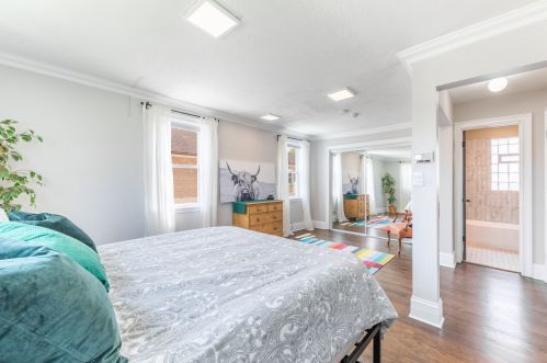 2500 11 Ave, Broadview IL 60155-4814 exterior