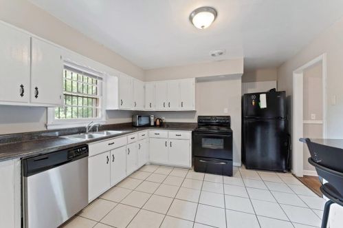 2293 Country Clb Dr, Atlanta GA 30311-5305 exterior