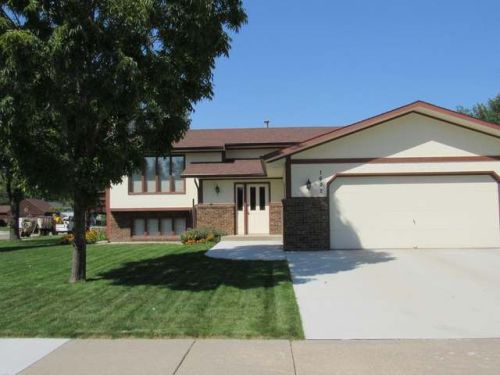 1602 Cologne Dr, Bismarck, ND 58504-7020