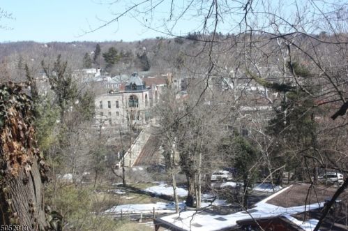 58 Main St, Clinton, NJ 08809-1379