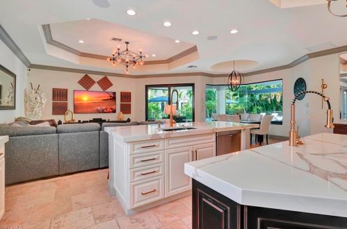 606 Binnacle Dr, Naples FL 34103-2725 exterior