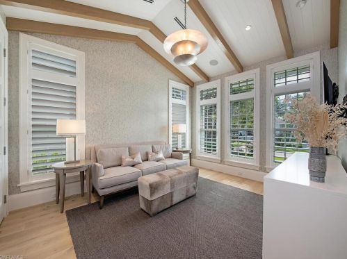 141 9 Ave, Naples FL 34102-6867 exterior