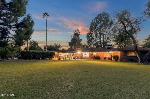 8051 14 Ave, Phoenix AZ 85023-2585 exterior