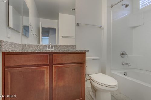 2694 73 Dr, Phoenix AZ 85043-2044 exterior