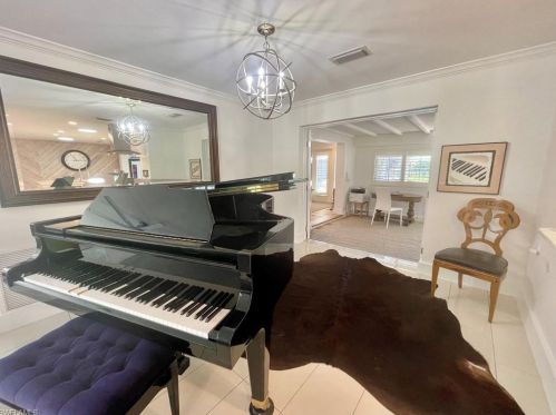 2120 Sandpiper St, Naples FL 34102-1505 exterior