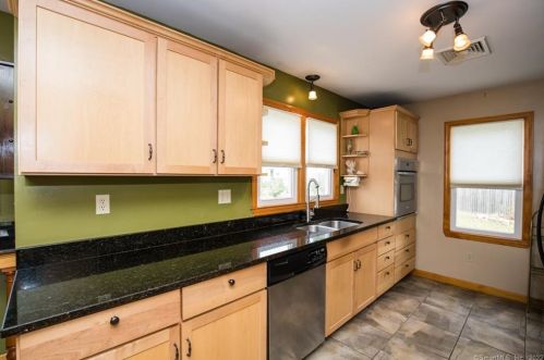 388 Elm St, Wallingford CT 06492-3231 exterior