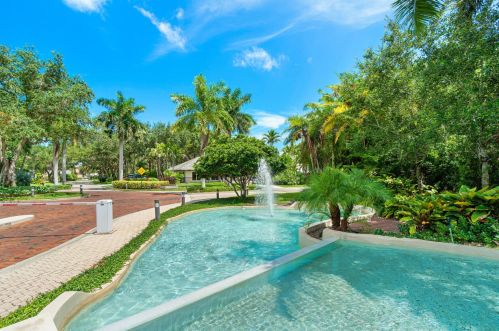 5256 Boca Marina Cir, Boca Raton FL  33487-5247 exterior