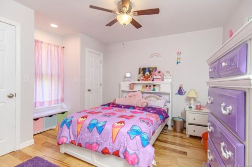 304 Ledge Rd, Killingly CT 06241-1910 exterior