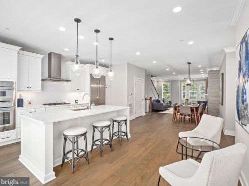 10346 Grosvenor Pl, Rockville MD 20852 exterior