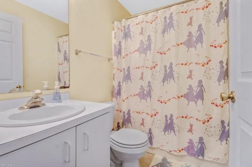 1941 22 Ave, Naples FL 34120-5422 exterior