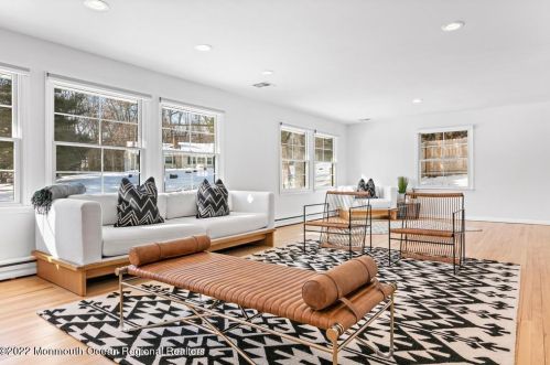 284 Pelican Rd, Middletown NJ 07748-3040 exterior