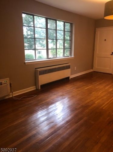 26 Troy Dr, Springfield, NJ 07081-2020