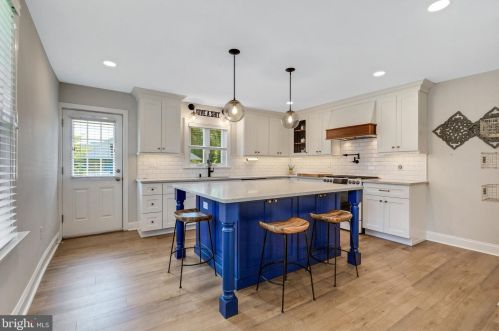 300 Collings Ave, Camden NJ 08107-1738 exterior