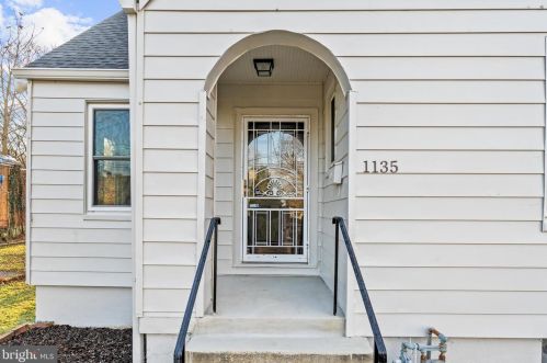 1135 Chaplin St, Washington DC  20019-4923 exterior