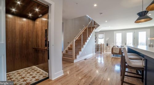 7025 Garrett Rd, Rockville, MD 20855-1553