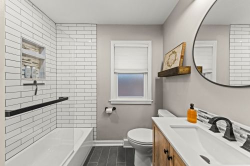 766 Parkside Ave, Elmhurst IL  60126-4811 exterior