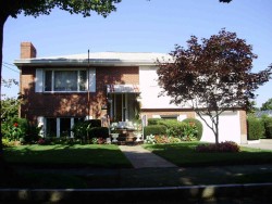 109 Albemarle Rd, Newton, MA 02460-1136