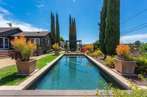 4880 Alder Dr, San Diego CA 92116-2304 exterior