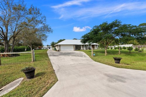 5417 Palmetto Dr, Fort Pierce FL  34982-7481 exterior