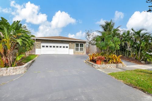 557 52nd St, Boca Raton FL  33487-3730 exterior