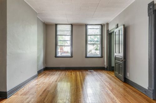 825 Claremont Ave, Chicago IL  60612-4237 exterior