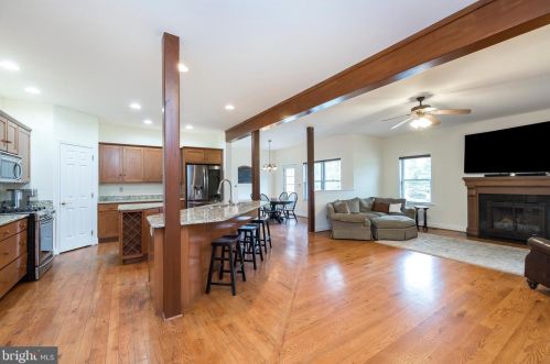 30 Hershey Dr, Pottstown PA 19465-8137 exterior