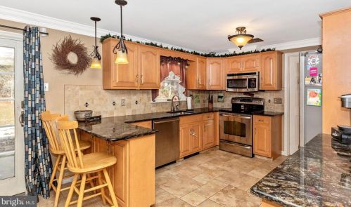 265 Old State Rd, Limerick PA 19468-3214 exterior