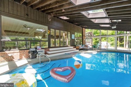 3000 Wessynton Way, Alexandria VA 22309-2225 exterior