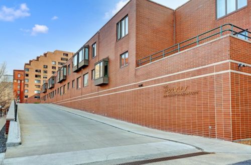 801 Plymouth Ct, Chicago IL 60605-2001 exterior