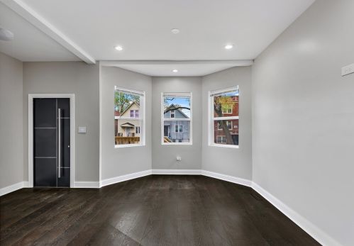 6822 Artesian Ave, Chicago IL  60629-1327 exterior