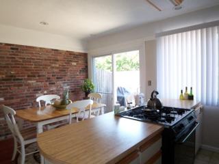 41 Jamestown Dr, Springfield MA  01108-3144 exterior