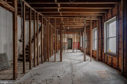 21 Wl Ave, Manor PA 19036-1303 exterior