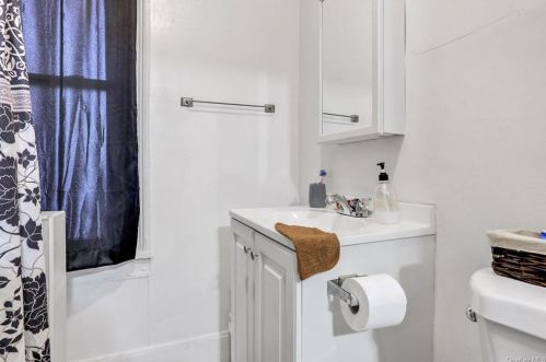 60 Noxon St, Poughkeepsie NY 12601-4130 exterior