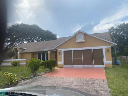 631 Post Ter, Fort Pierce, FL 34953-1952