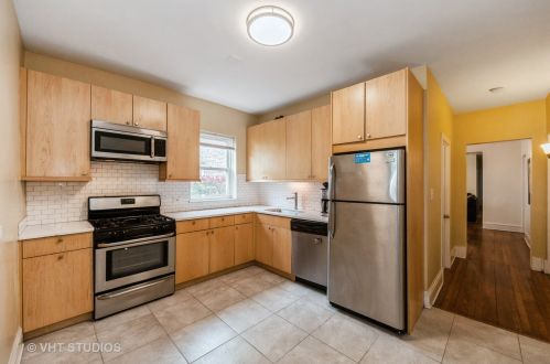 6214 Magnolia Ave, Chicago IL 60626-5306 exterior