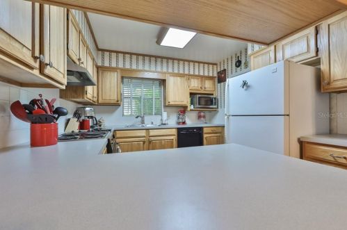 407 Bon Aire Ave, Tampa FL 33617-6322 exterior