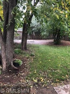 381 Case Ave, Saint Paul MN 55106-3527 exterior