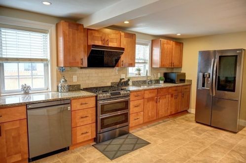 131 Wilson Ave, Quincy MA 02170-1037 exterior