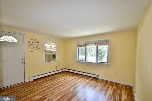 25 Osage Ave, Somerdale, NJ 08083-1133