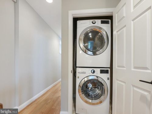 812 11 St, Washington DC 20002-3739 exterior