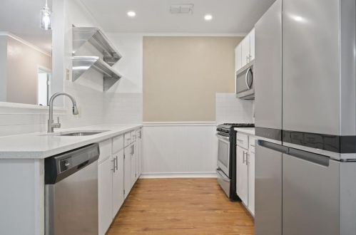 7313 Cooper Ln, Austin TX  78745-6333 exterior