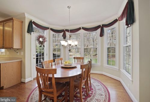 7001 Highland Mdw Ct, Alexandria VA 22315-3963 exterior