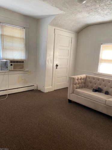 225 Main St, Bound Brk NJ 08805-1837 exterior