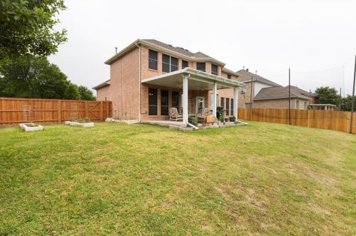 5141 Golfside Dr, Frisco TX 75035-8297 exterior